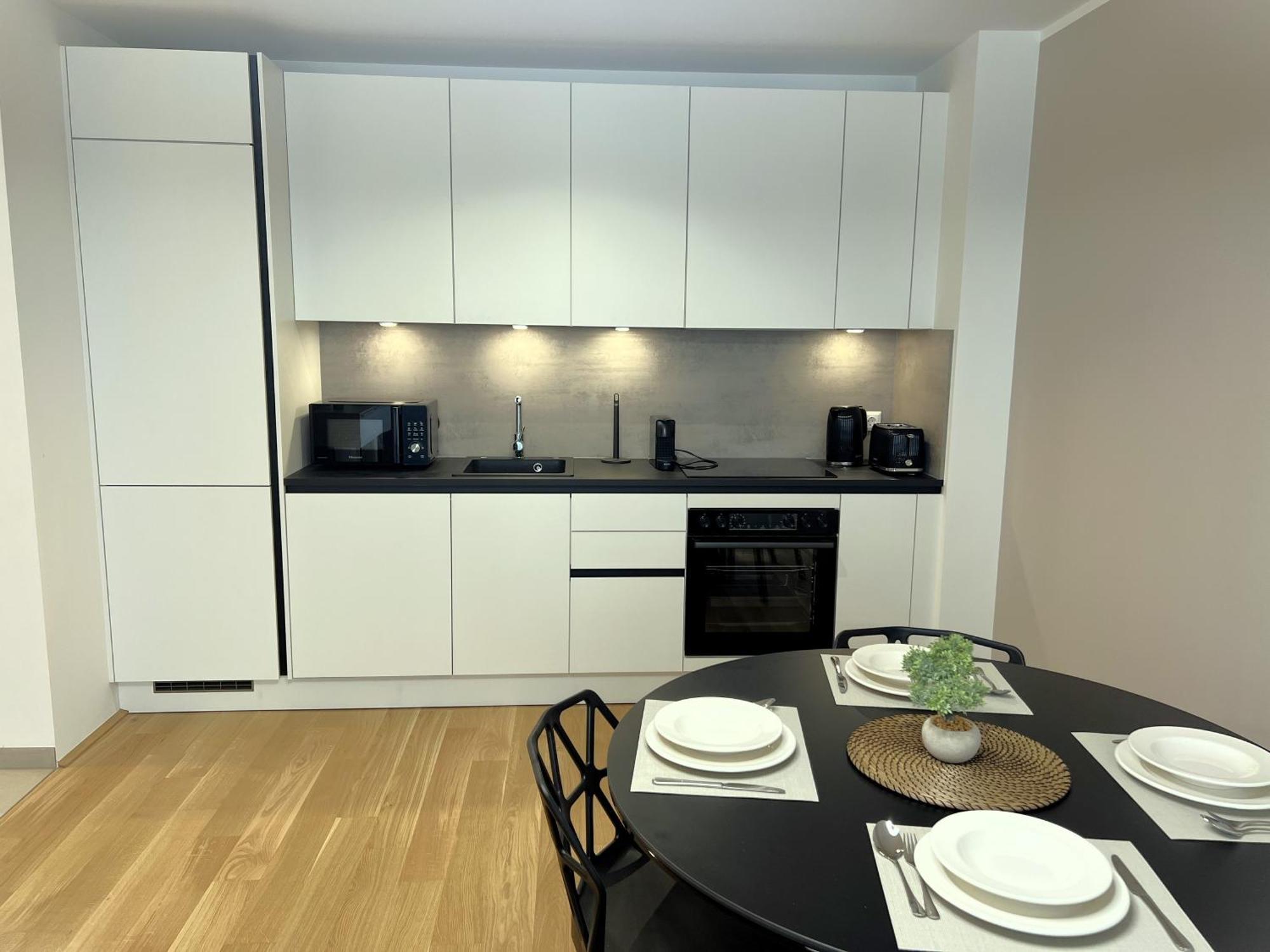 Free Parking - Pulse At U6-metro Apartament