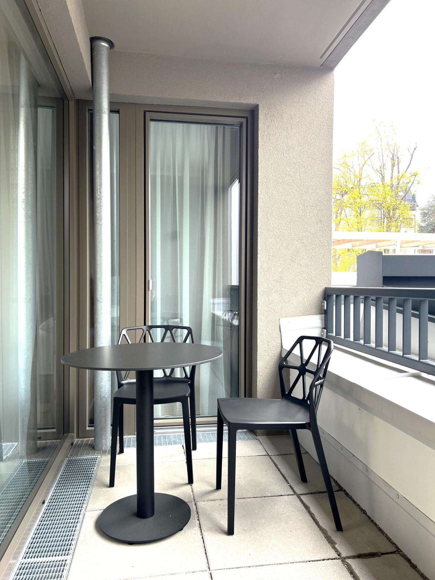 Free Parking - Pulse At U6-metro Apartament *