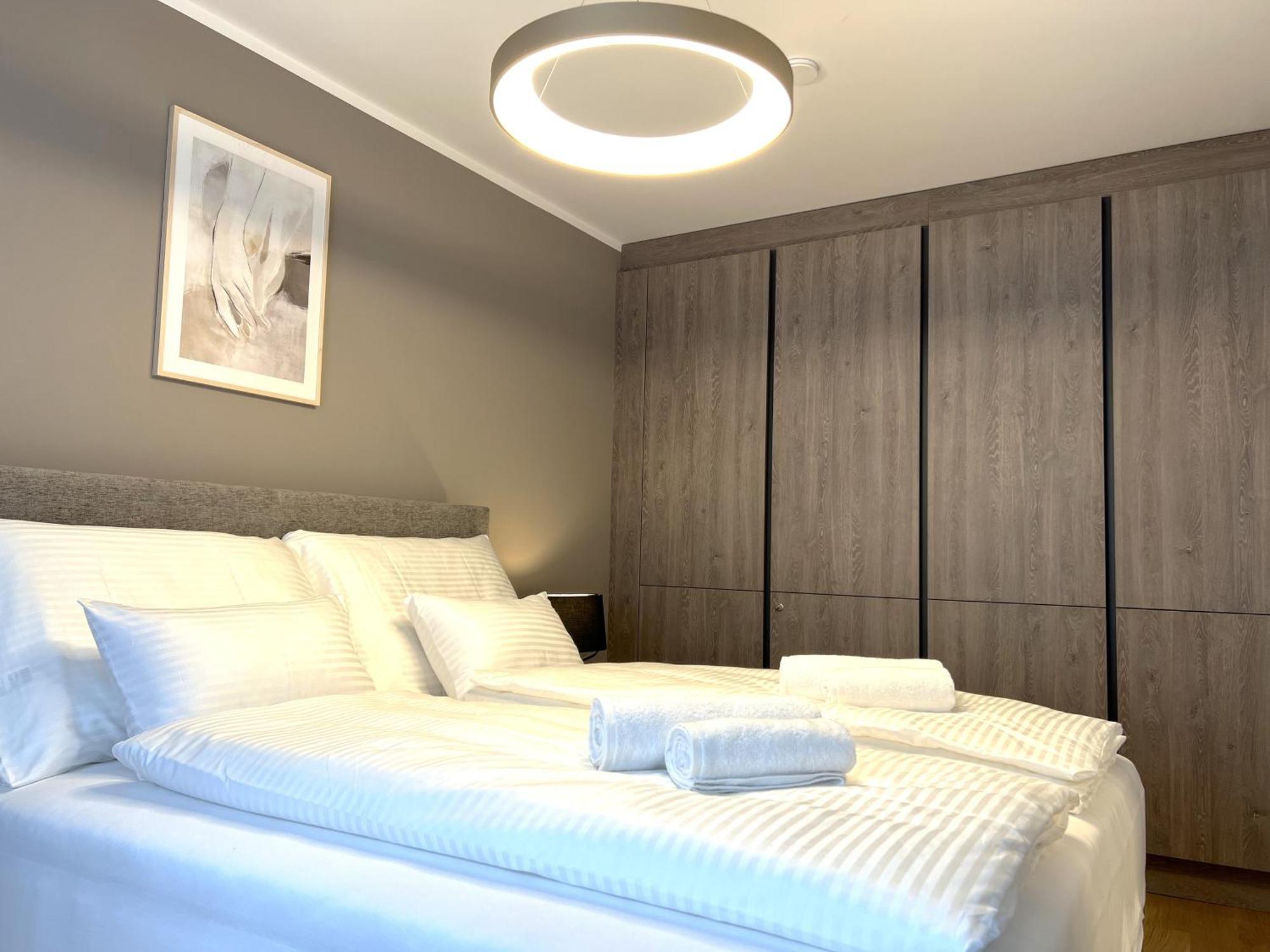 Free Parking - Pulse At U6-metro Apartament